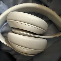 Beats Studio Pro Sandstone 