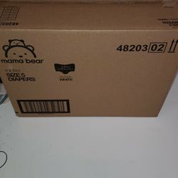 Mama Bear Box Of Size 5 Diapers 124 Count
