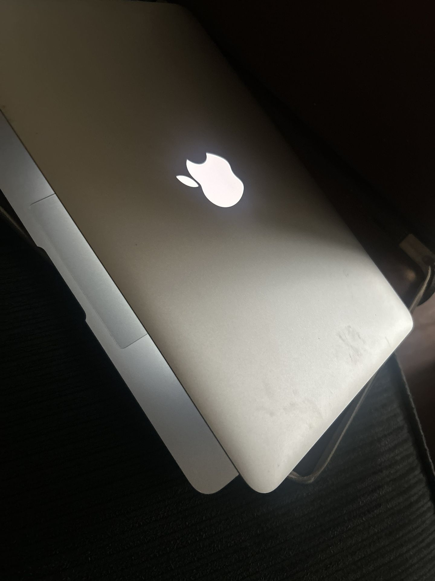 Apple MacBook Air 11-inch (Mid 2012) – Fully Working w/ Charger