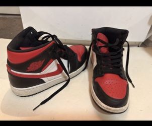 Nike Air Jordan 1 Retro Mid Black Fire Red Bred Toe White 554724-079 Men's 8.5💥