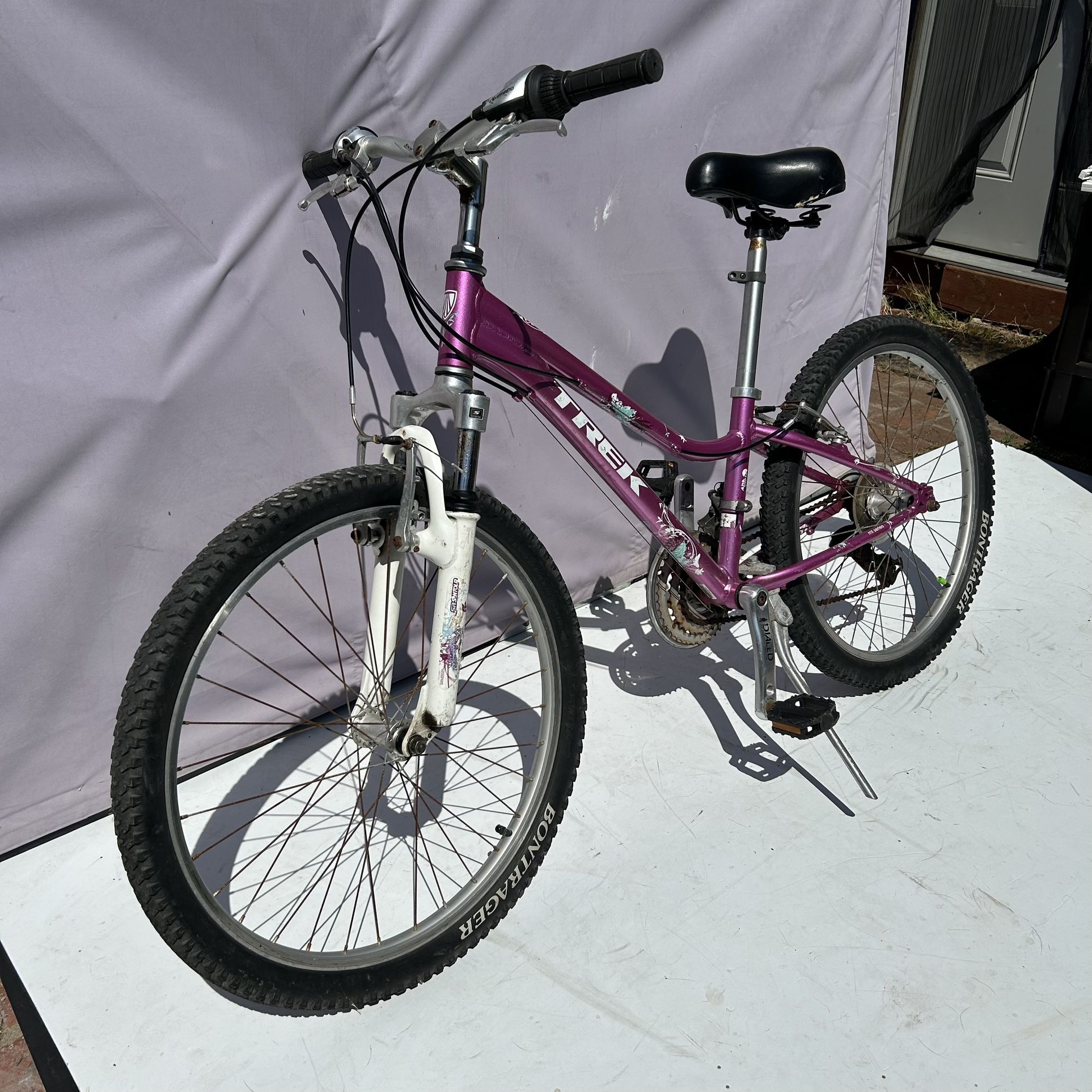 Trek Girls MT220 Mountain Bike 24 Inch for Sale in San Diego CA OfferUp