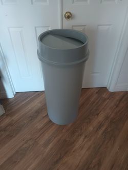 Rubbermaid 22Gal Trash Can Round 