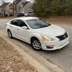 Clean Title In Hand Low Miles 2013 Nissan Altima S