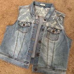 TRIBAL JEANS Sleeveless Denim Jean Jacket, Large-Murrieta