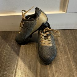 Toddler Soccer Shoes Size 8 Like New