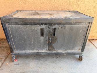 Metal Heavy-Duty Outdoor Rolling Locking Cart Cabinet (LxWxH: 24” x 48” x 29”)
