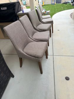 FREE 8 dining room chairs- pick up only