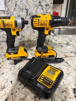 DEWALT 20V MAX Cordless Drill/Impact 2 Tool Combo Kit with (2) 20V 1.3Ah Batteries, Charger,