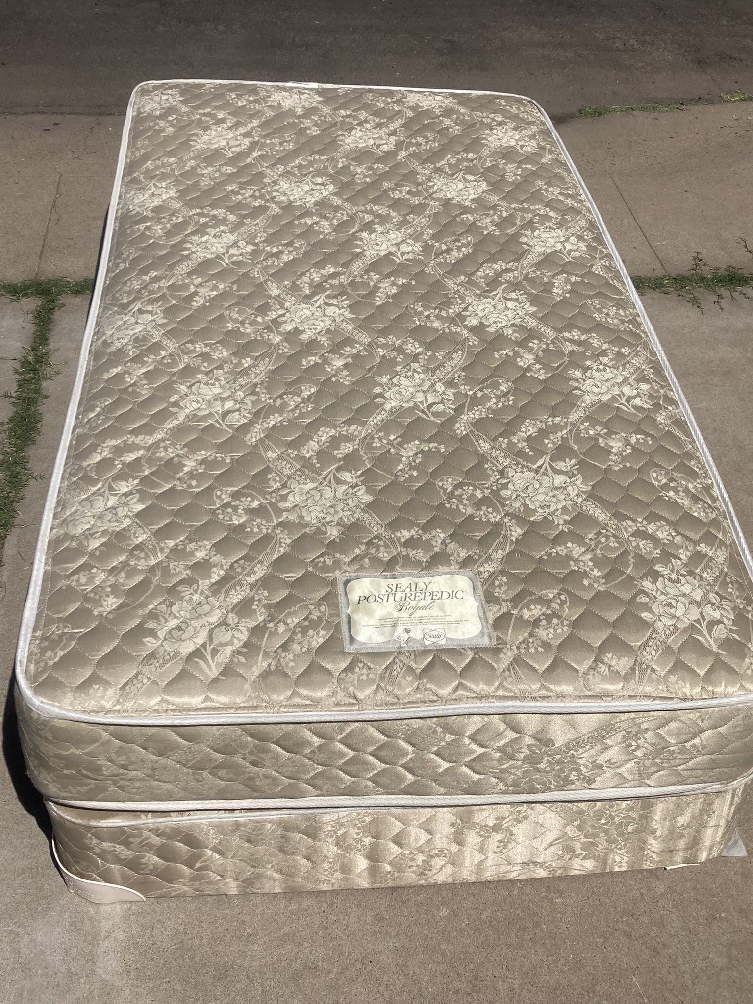 Twin Sealy Posturepedic Mattress Bed