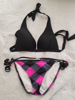 Black and Pink bikini