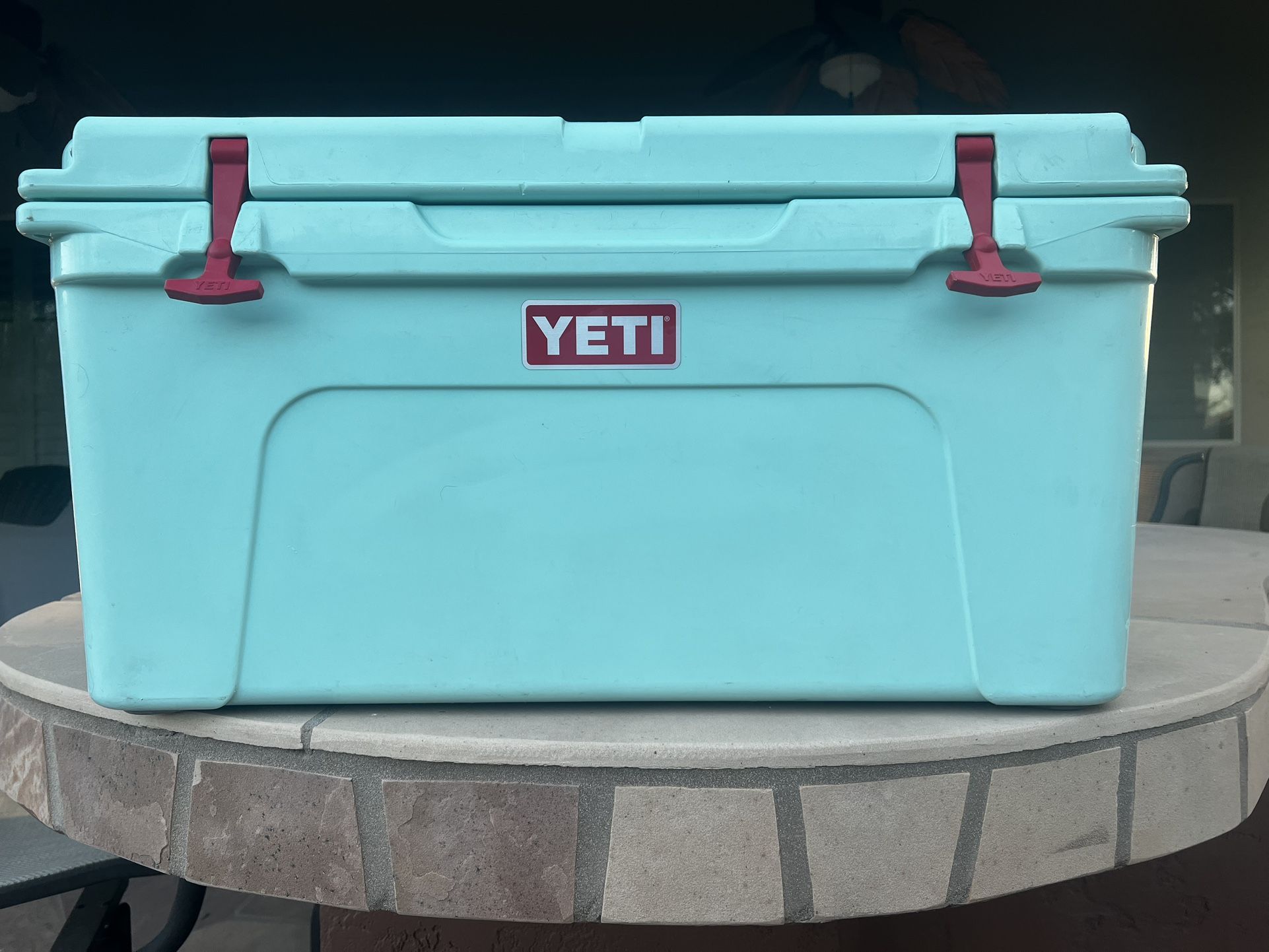 Yeti Tundra 65 Seafoam Green with Red Yeti Latch Kit
