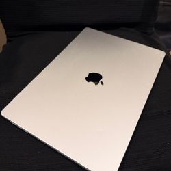 MacBook Pro 16” (2021) M1 Pro • 32GB 
