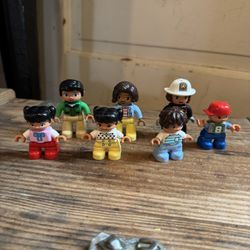 Duplo Character Set. 