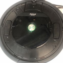 Irobot Roomba 891 Vacuum Cleaning Robot.