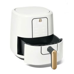Beautiful 3 Qt Air Fryer -White Icing (halal home)