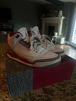 Air Jordan 3 Cardinal Red Sneakers