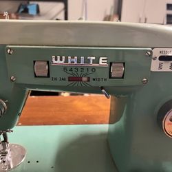 NEED GONE Antique Vintage Electric White Sewing Machine Company Zigzag with accessories