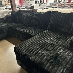 U Fluffy Sectional Cash Deal Only $1190 🔥ask For ROXANNA 
