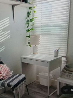 MICKE
Desk, white