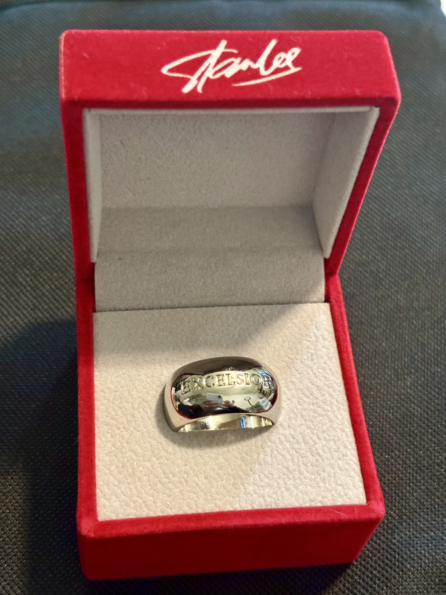Stan Lee (2017) Excelsior Ring Replica Limited Edition Box Marvel NIB