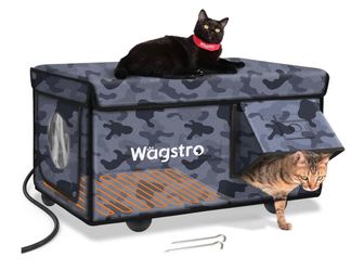 Brand new Wagstro Heated Cat House for Outside, blue camouflage CASH ONLY