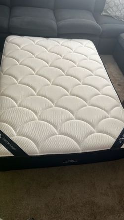 DreamCloud Mattress
