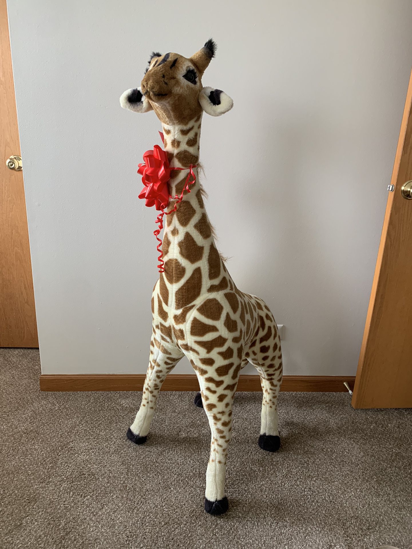 Melissa & Doug Plush Giraffe (Like New)