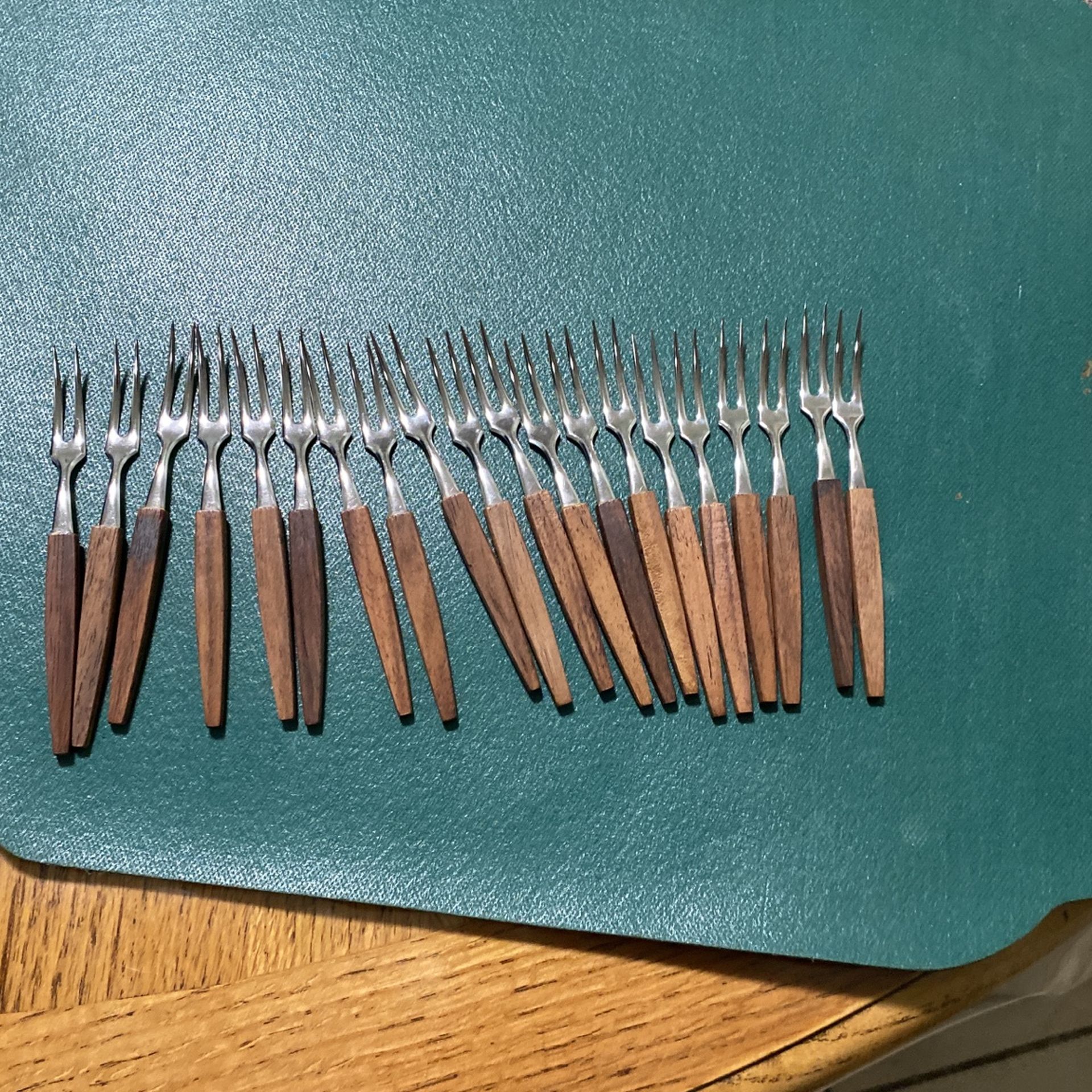 Set de tenedores / Small Forks excellent for Parties π