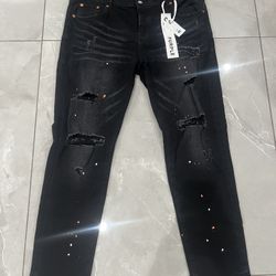 P001 Paint Splatter Distressed Skinny Jeans SIZE 