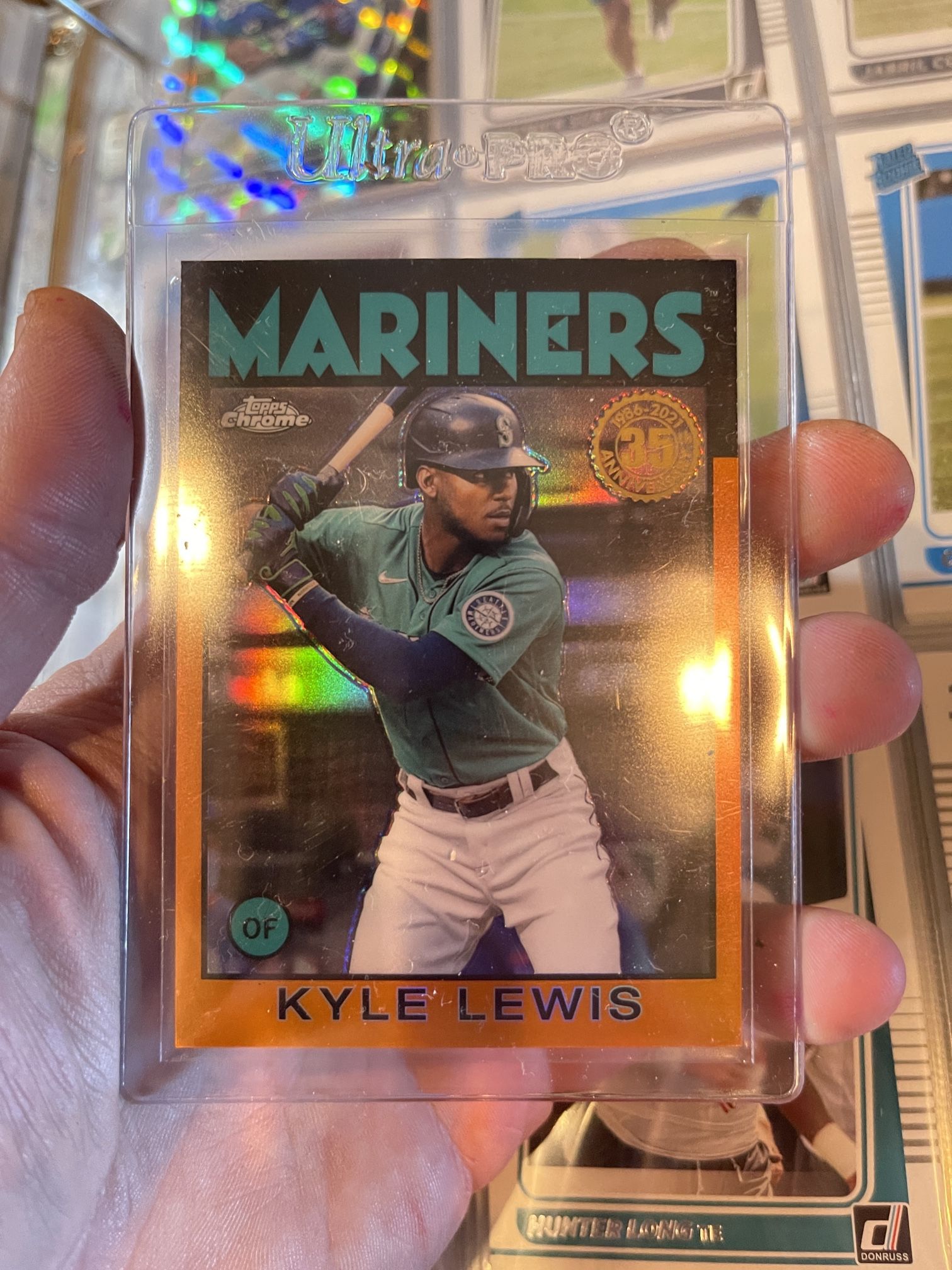 KYLE LEWIS 2021 TOPPS CHOME 35th ANNIVERSARY ORANGE REFRACTOR #/25