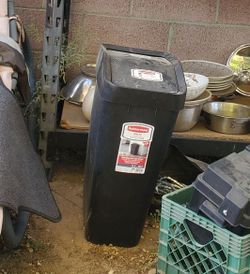 Trash can