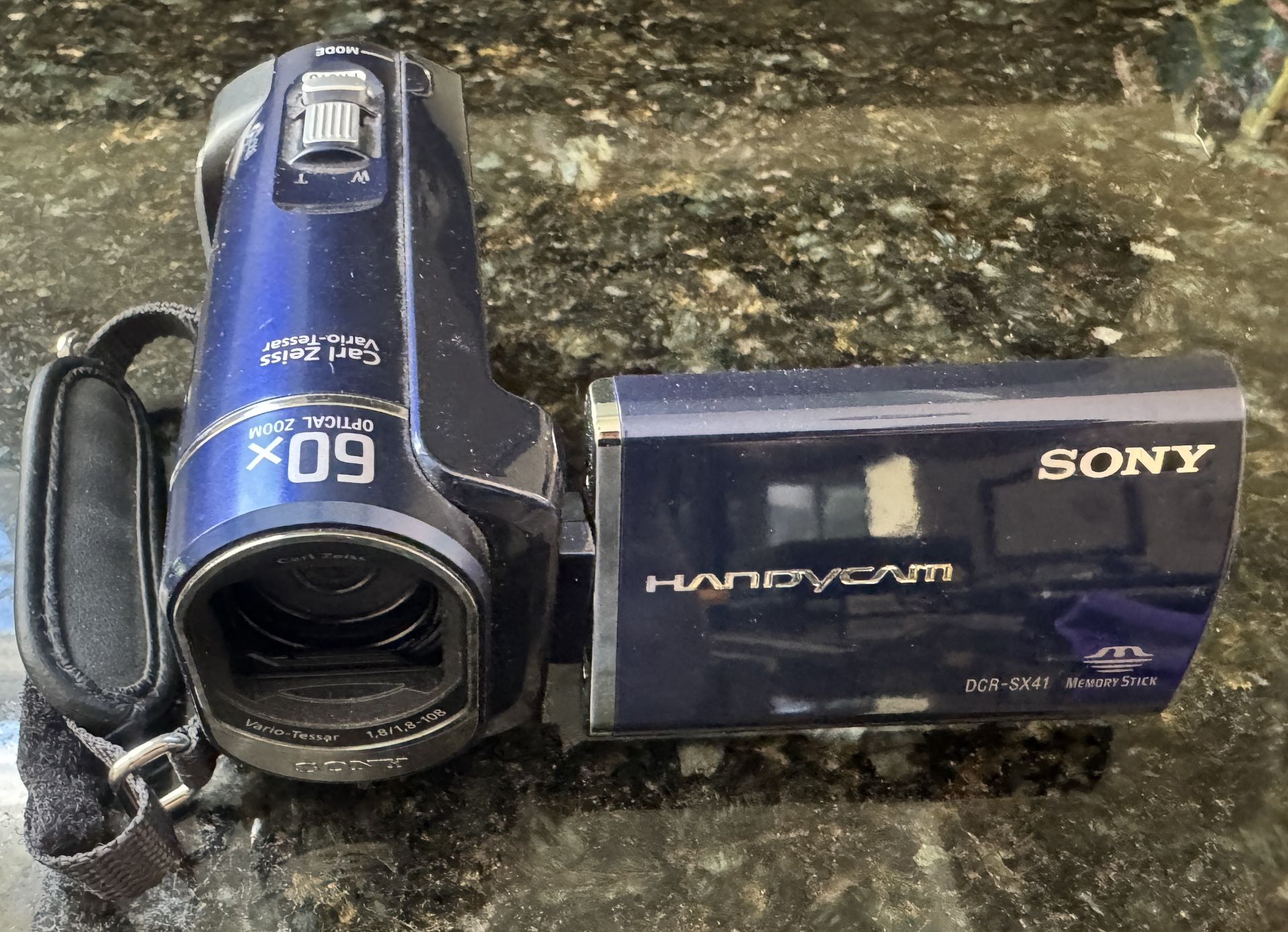 Sony Handycam Camcorder (Read Description)