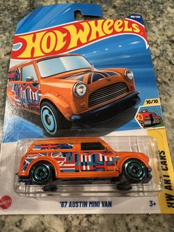 Hot Wheels - 2025 HW Art Cars 10/10 '67 Austin Mini Van 169/250