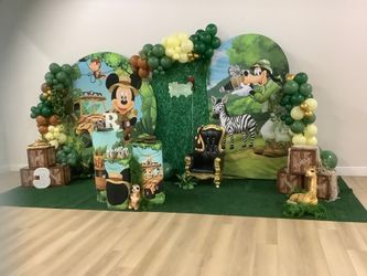 Black with gold throne for kids