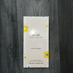 Marc Jacobs Daisy Perfume 