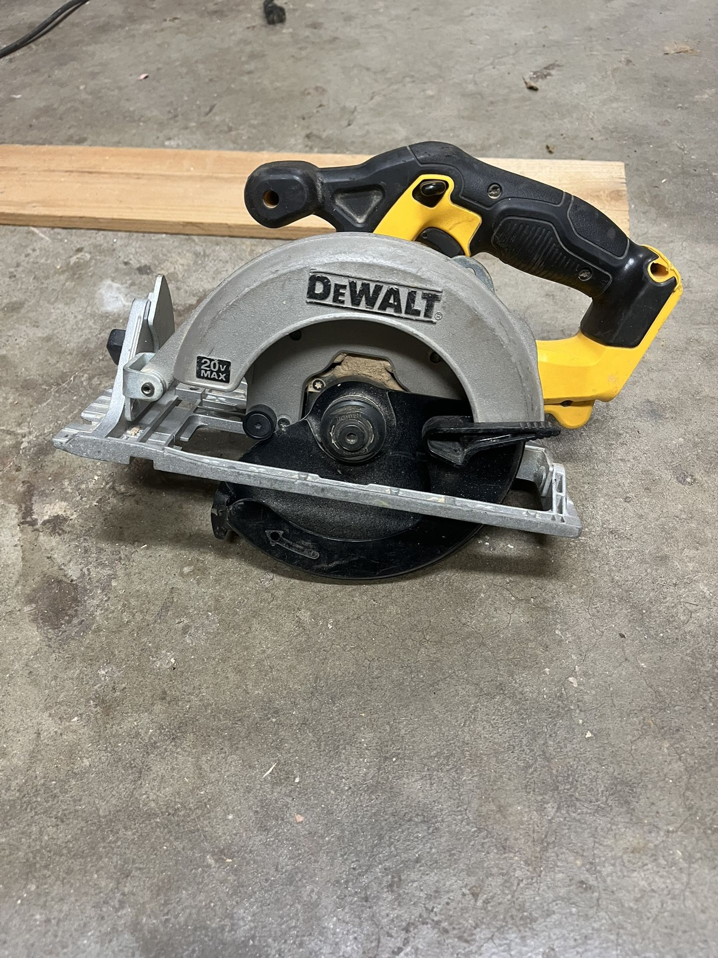 Dewalt Skillsaw (circular Saw)