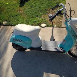 Scooter Eléctrica Para Niños En Buenas Condiciones
