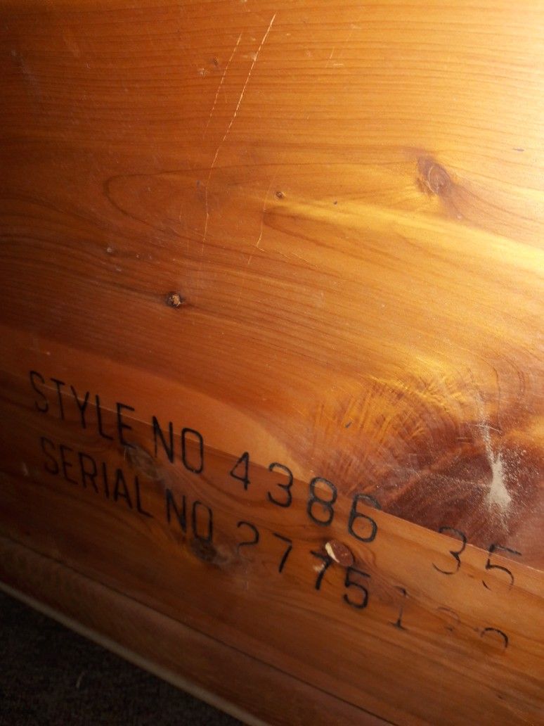Lane Altavista, VA Wood Chest