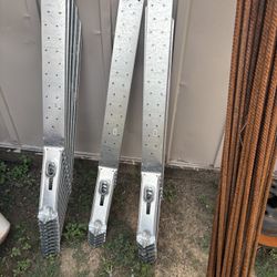 New Straps Tie 