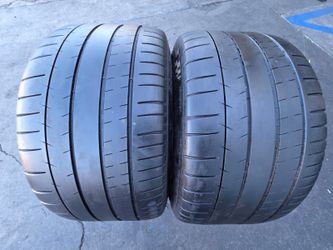 2 USED TIRES MICHELIN PILOT SUPER SPORT 305/35/19