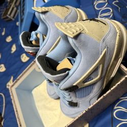 Jordan 4 Unc  Size 14