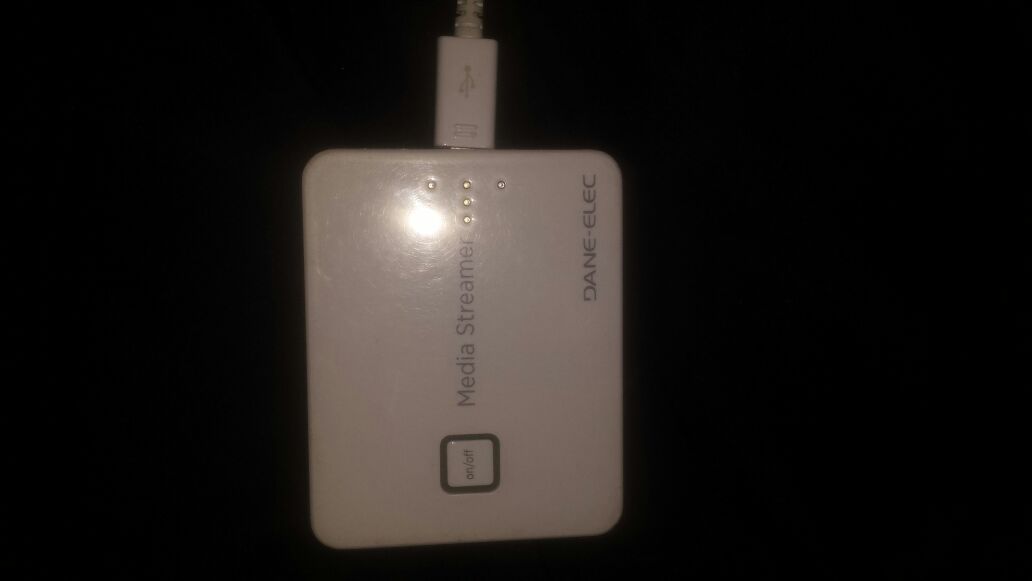 Dane-elec Mobile Junkie Media Streamer/phone charger