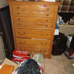 Moving ASAP , All Dressers, The Kitchen Table With 4 Chairs , Etc Need Gone ASAP 