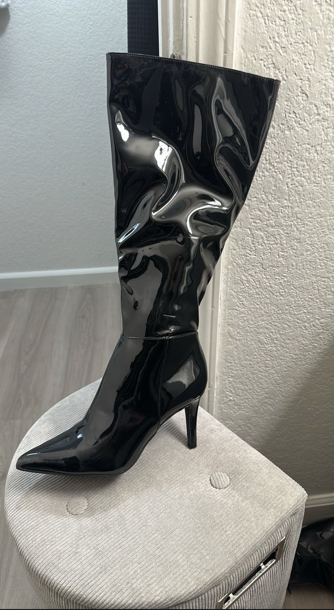 Black leather Boots