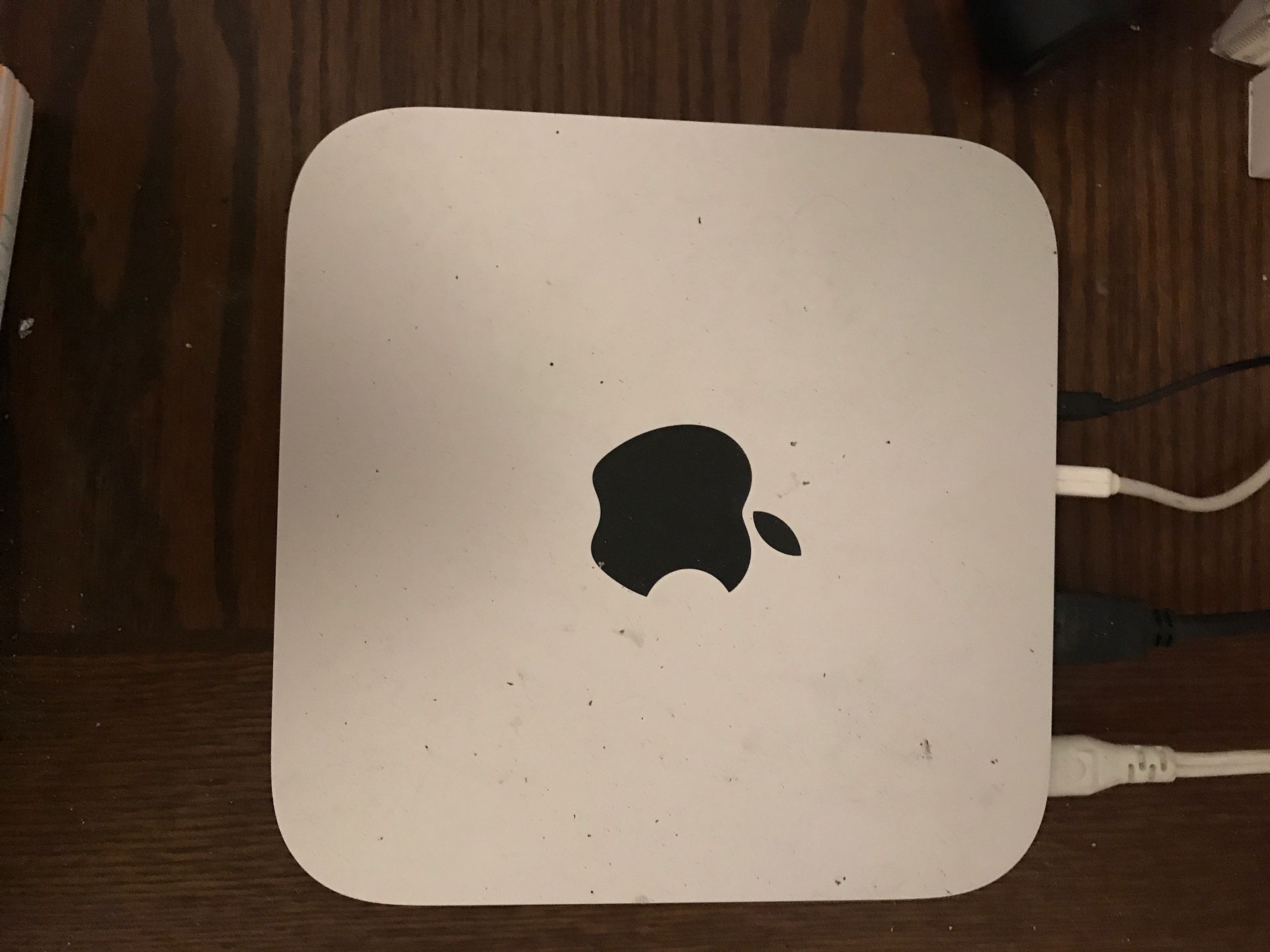 Macintosh mini computer made by apple