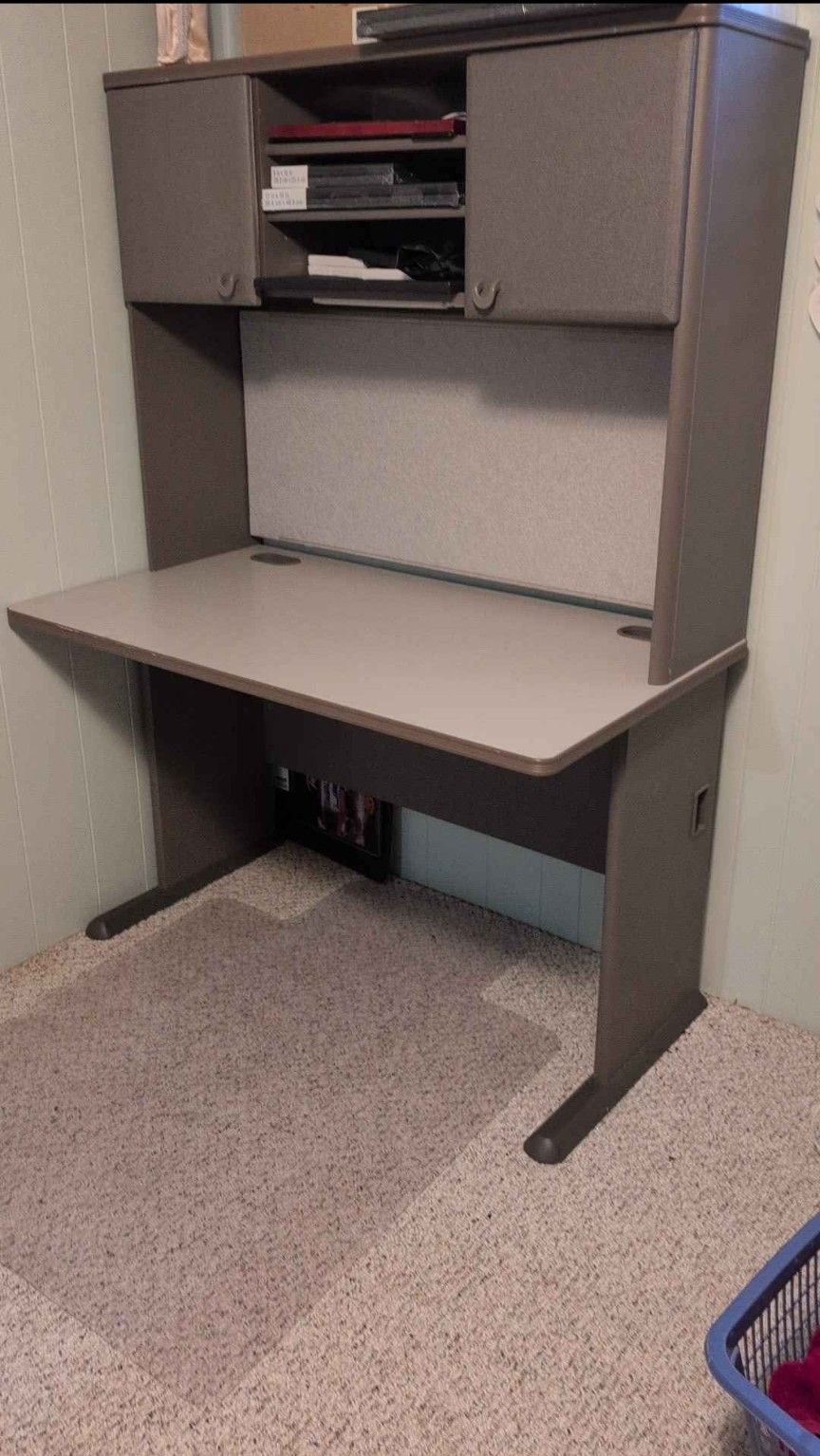 Office Desk With Hutch