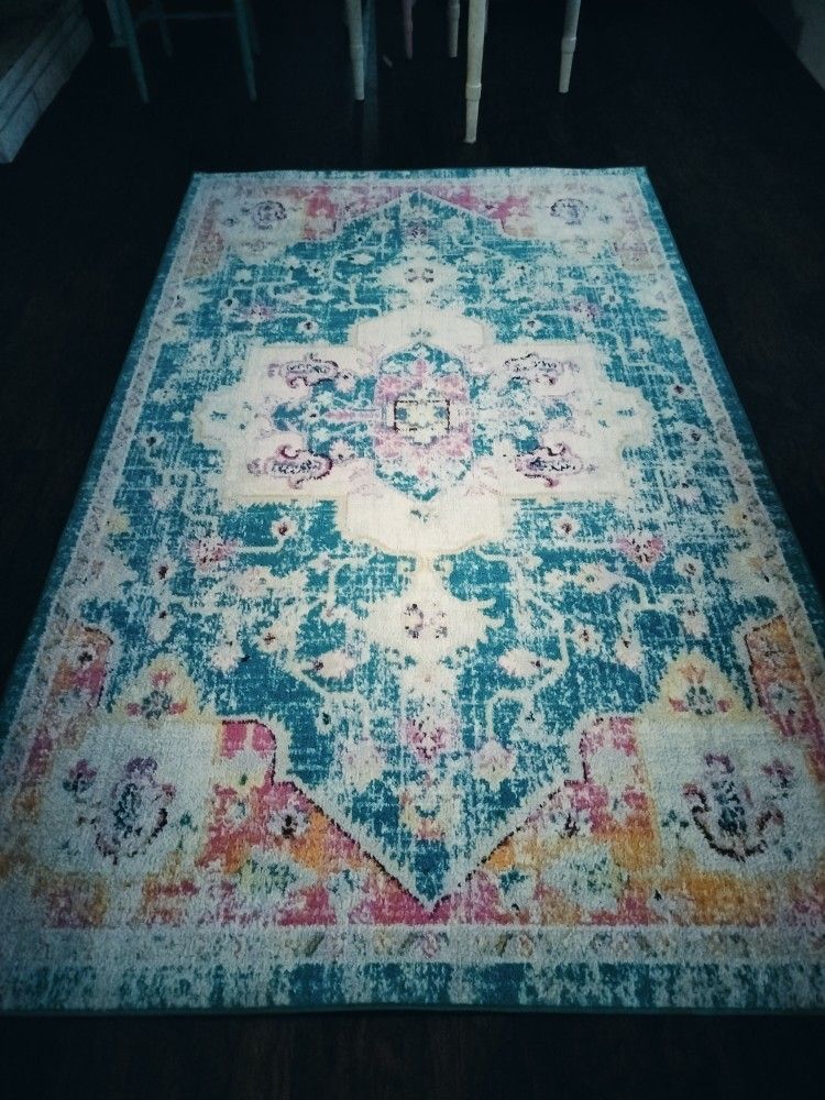 5x8 Area Rug.