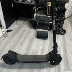 Electric scooter 