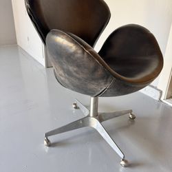 Leather RH Swivel Chair 