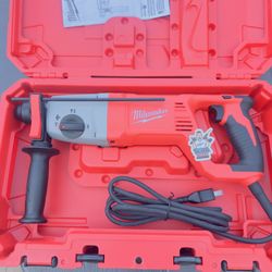 Milwaukee 8 Amp Corded 1 in. SDS D-Handle Rotary Hammer